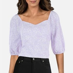 Riley & Rae cropped top with puff sleeves. Size: XL.